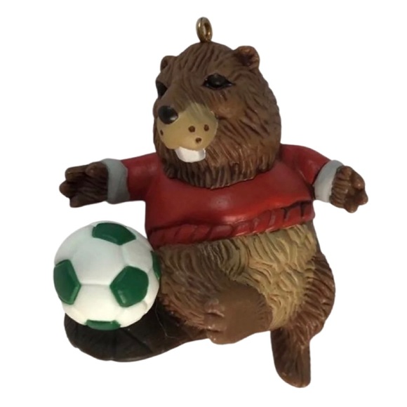 Hallmark Soccer Beaver 1985 Ornament - Picture 1 of 4